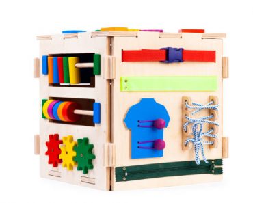 Comment améliorer la motricité globale grâce au mobilier Montessori ?